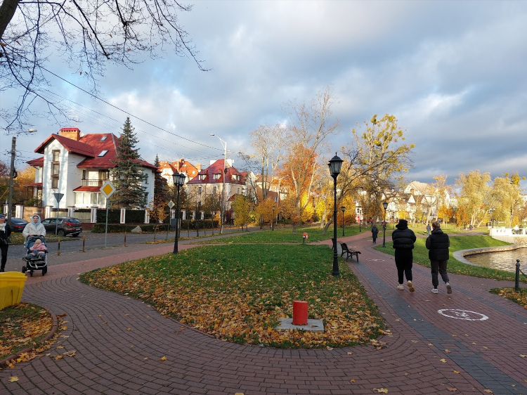 Такси везет в калининграде